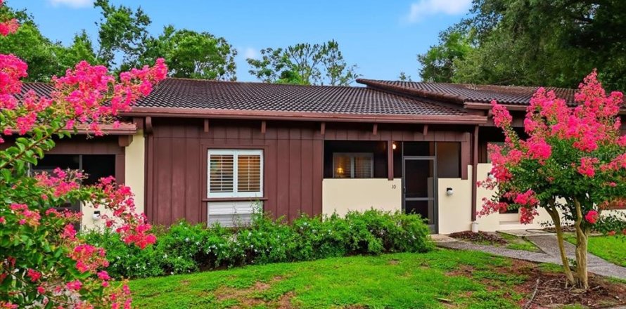 Condominio en Lakeland, Florida, 2 dormitorios  № 2199053