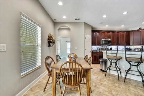 House in New Port Richey, Florida 4 bedrooms, 208.75 sq.m. № 1795498 - photo 11