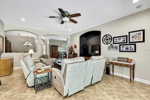 House in New Port Richey, Florida 4 bedrooms, 208.75 sq.m. № 1795498 - photo 9