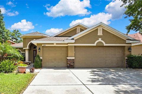 House in New Port Richey, Florida 4 bedrooms, 208.75 sq.m. № 1795498 - photo 1