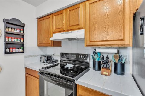 House in Lake Alfred, Florida 3 bedrooms, 92.9 sq.m. № 1824118 - photo 10