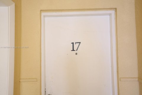 Снять в аренду квартиру в Майами, Флорида 1 спальня, № 1948830 - фото 14