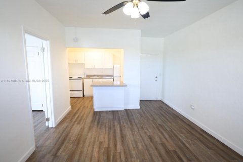 Снять в аренду квартиру в Майами, Флорида 1 спальня, № 1948830 - фото 4