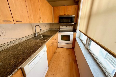 Condominio en alquiler en Miami Beach, Florida, 2 dormitorios, 86.49 m2 № 1932684 - foto 8