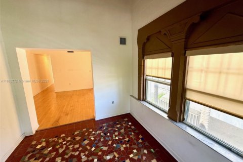 Condominio en alquiler en Miami Beach, Florida, 2 dormitorios, 86.49 m2 № 1932684 - foto 4