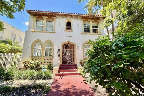 Condominio en alquiler en Miami Beach, Florida, 2 dormitorios, 86.49 m2 № 1932684 - foto 2