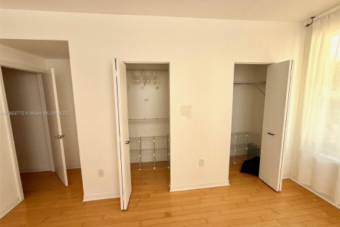 Condominio en alquiler en Miami Beach, Florida, 2 dormitorios, 86.49 m2 № 1932684 - foto 12