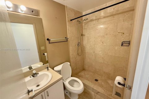 Condominio en alquiler en Miami Beach, Florida, 2 dormitorios, 86.49 m2 № 1932684 - foto 17