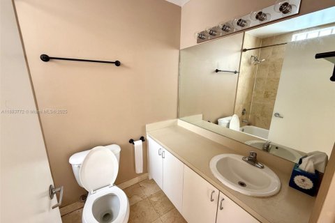 Condominio en alquiler en Miami Beach, Florida, 2 dormitorios, 86.49 m2 № 1932684 - foto 13