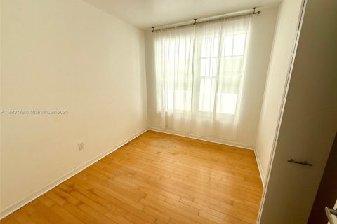 Condominio en alquiler en Miami Beach, Florida, 2 dormitorios, 86.49 m2 № 1932684 - foto 15