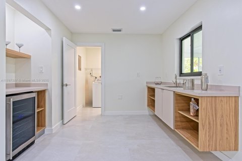 Villa ou maison à vendre à Miami, Floride: 5 chambres, 338.54 m2 № 1729037 - photo 11