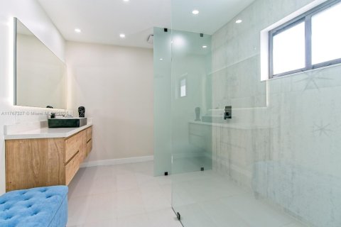 Villa ou maison à vendre à Miami, Floride: 5 chambres, 338.54 m2 № 1729037 - photo 24