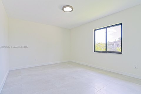 Villa ou maison à vendre à Miami, Floride: 5 chambres, 338.54 m2 № 1729037 - photo 29