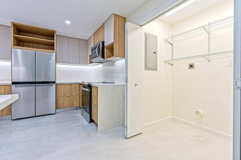 Villa ou maison à vendre à Miami, Floride: 5 chambres, 338.54 m2 № 1729037 - photo 19