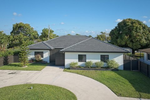 Villa ou maison à vendre à Miami, Floride: 5 chambres, 338.54 m2 № 1729037 - photo 2