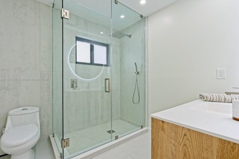 Villa ou maison à vendre à Miami, Floride: 5 chambres, 338.54 m2 № 1729037 - photo 27