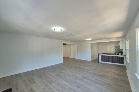 House in Daytona Beach, Florida 3 bedrooms, 107.02 sq.m. № 1618731 - photo 3