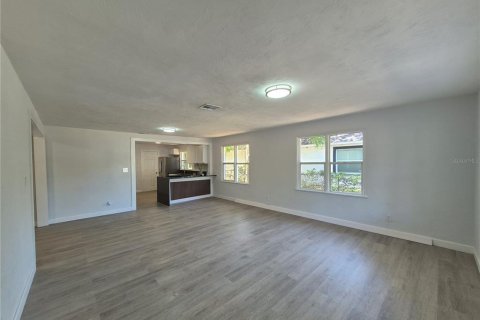 House in Daytona Beach, Florida 3 bedrooms, 107.02 sq.m. № 1618731 - photo 2