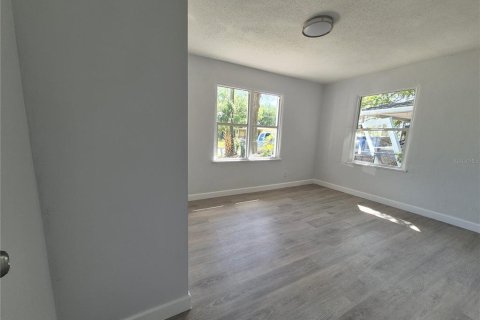 House in Daytona Beach, Florida 3 bedrooms, 107.02 sq.m. № 1618731 - photo 12