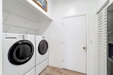 Villa ou maison à vendre à Bradenton, Floride: 2 chambres, 142.23 m2 № 2390882 - photo 17