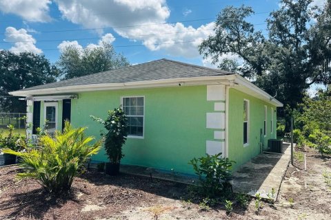 House in Sebring, Florida 3 bedrooms, 108.6 sq.m. № 2201089 - photo 2