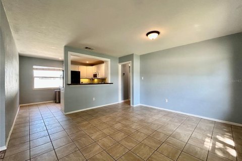 Casa en alquiler en Saint Petersburg, Florida, 2 dormitorios, 101.64 m2 № 1881417 - foto 2
