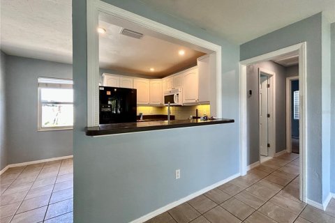 Casa en alquiler en Saint Petersburg, Florida, 2 dormitorios, 101.64 m2 № 1881417 - foto 8