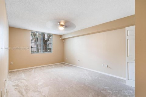 Copropriété à louer à Pembroke Pines, Floride: 2 chambres, 98.29 m2 № 2025249 - photo 7