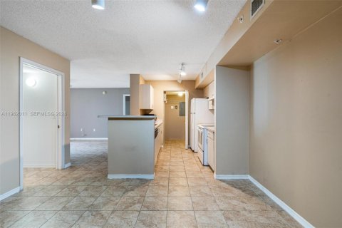 Condo à Pembroke Pines, Floride, 2 chambres  № 2025249