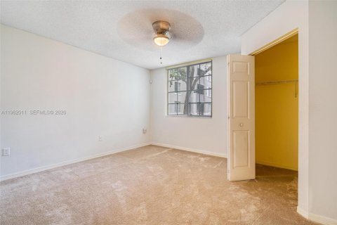 Copropriété à louer à Pembroke Pines, Floride: 2 chambres, 98.29 m2 № 2025249 - photo 10