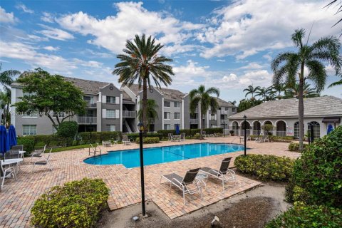 Copropriété à louer à Pembroke Pines, Floride: 2 chambres, 98.29 m2 № 2025249 - photo 15