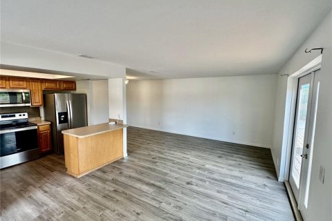 Снять в аренду квартиру в Раскин, Флорида 3 комнаты, 79.71м2, № 1895081 - фото 2