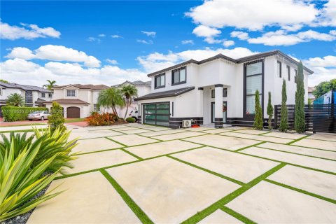 House in Miami, Florida 4 bedrooms, 220.18 sq.m. № 1867970 - photo 5