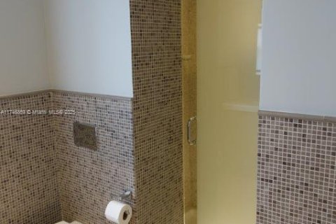 Commercial property in Miami, Florida № 1863548 - photo 10