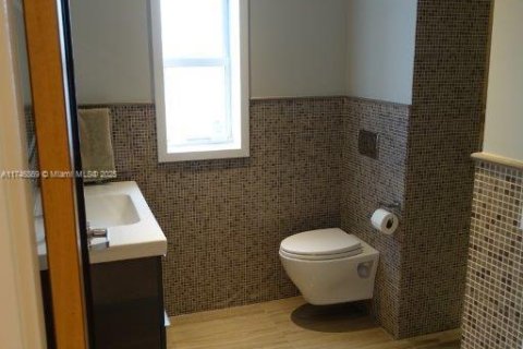 Commercial property in Miami, Florida № 1863548 - photo 9