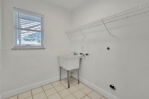 Villa ou maison à louer à Port St. Lucie, Floride: 3 chambres, 224.08 m2 № 1982122 - photo 22