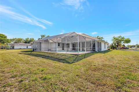 Villa ou maison à louer à Port St. Lucie, Floride: 3 chambres, 224.08 m2 № 1982122 - photo 23