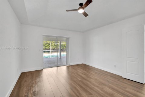 Villa ou maison à louer à Port St. Lucie, Floride: 3 chambres, 224.08 m2 № 1982122 - photo 12