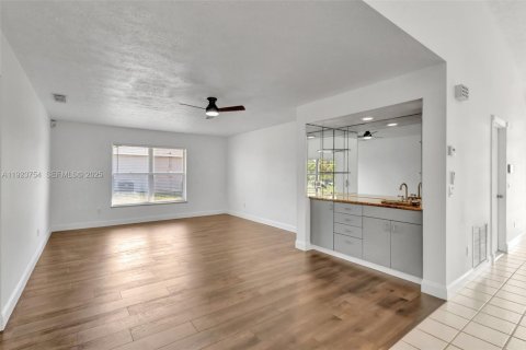 Villa ou maison à louer à Port St. Lucie, Floride: 3 chambres, 224.08 m2 № 1982122 - photo 10