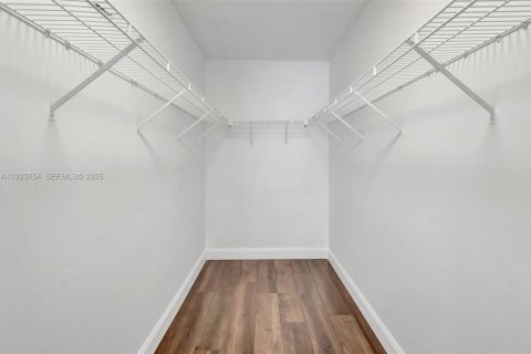 Villa ou maison à louer à Port St. Lucie, Floride: 3 chambres, 224.08 m2 № 1982122 - photo 15