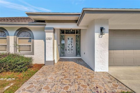 Villa ou maison à louer à Port St. Lucie, Floride: 3 chambres, 224.08 m2 № 1982122 - photo 2