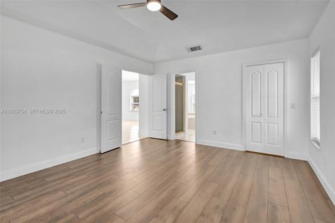 Villa ou maison à louer à Port St. Lucie, Floride: 3 chambres, 224.08 m2 № 1982122 - photo 17