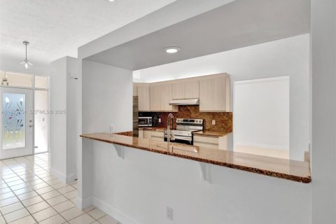 Villa ou maison à louer à Port St. Lucie, Floride: 3 chambres, 224.08 m2 № 1982122 - photo 9