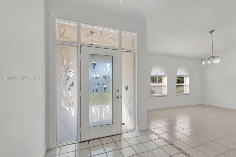 Villa ou maison à louer à Port St. Lucie, Floride: 3 chambres, 224.08 m2 № 1982122 - photo 4