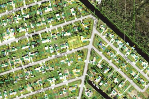 Terreno en venta en Port Charlotte, Florida № 2102073 - foto 2