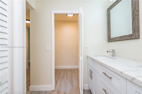 Condo in Weston, Florida, 2 bedrooms  № 1953413 - photo 22