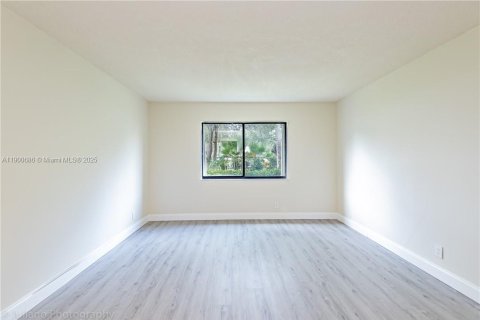 Condo in Weston, Florida, 2 bedrooms  № 1953413 - photo 17