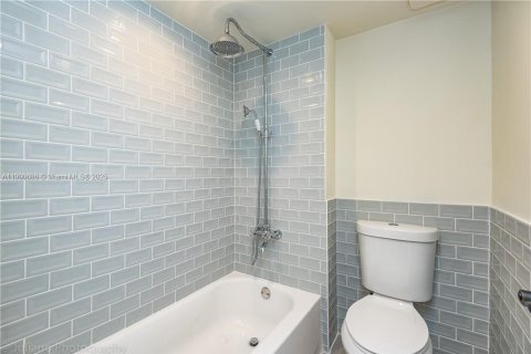 Condo in Weston, Florida, 2 bedrooms  № 1953413 - photo 19