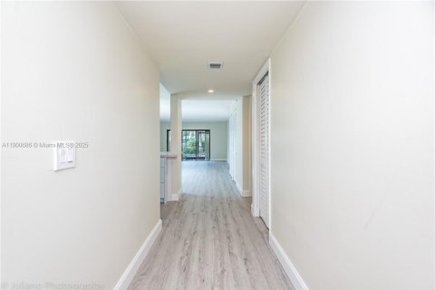 Condo in Weston, Florida, 2 bedrooms  № 1953413 - photo 8
