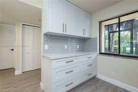 Condo in Weston, Florida, 2 bedrooms  № 1953413 - photo 10
